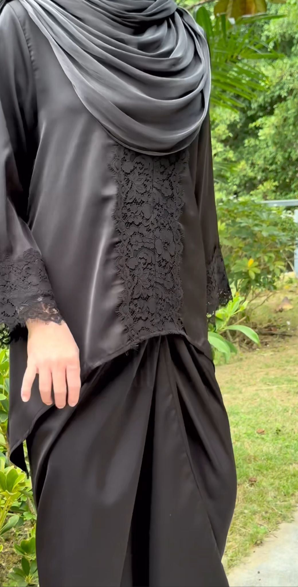 Thalia Kurung